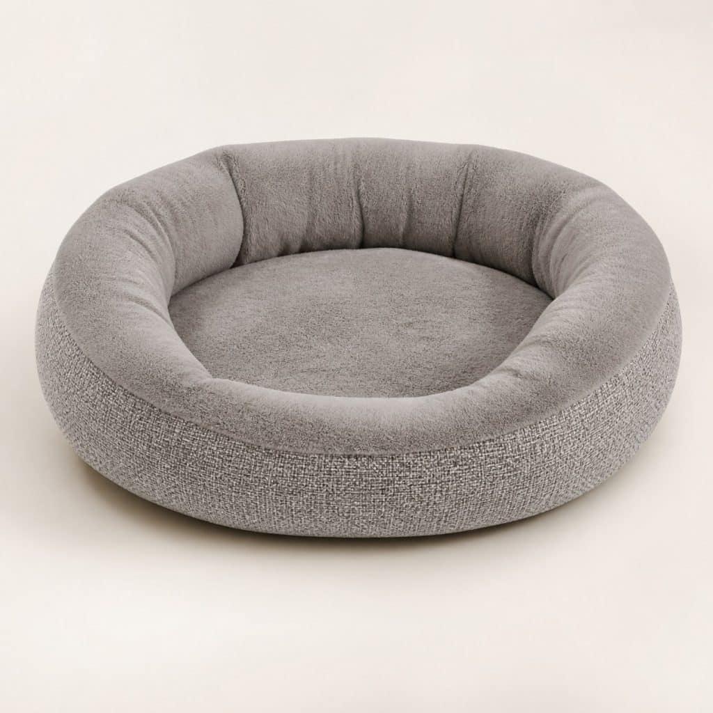 Panier ovale rembourré pour chat, vue de face
